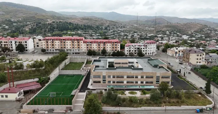 Xankəndidə evlərlə bağlı narazılıqlara RƏSMİ CAVAB