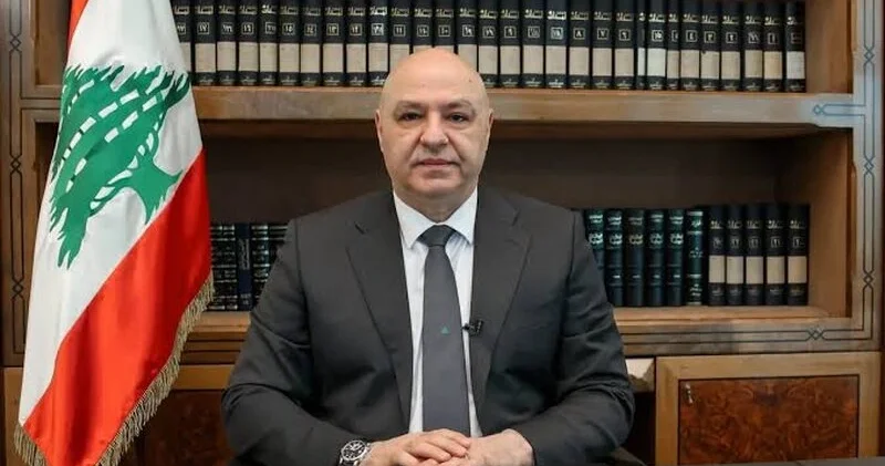 Livan prezidenti strateji yüksəkliklərin orduya verilməsinə çalışır