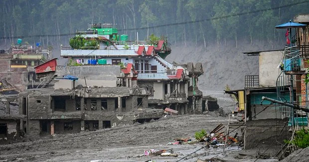 Nepalda daşqınlardan sonra iki rusiyalı xilas edilib...