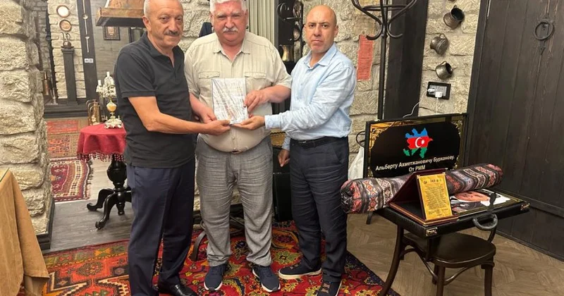 Tanınmış tatar alimi Albert Burhanov Bakıda mükafatlandırılıb