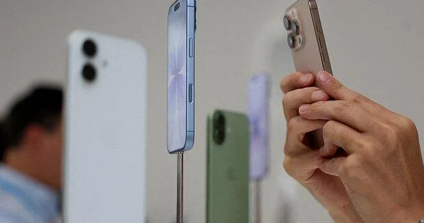 Люди стали чаще покупать дорогие смартфоны