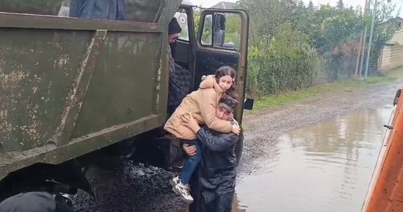 Yağışdan sonra bəzi əraziləri su basıb Video