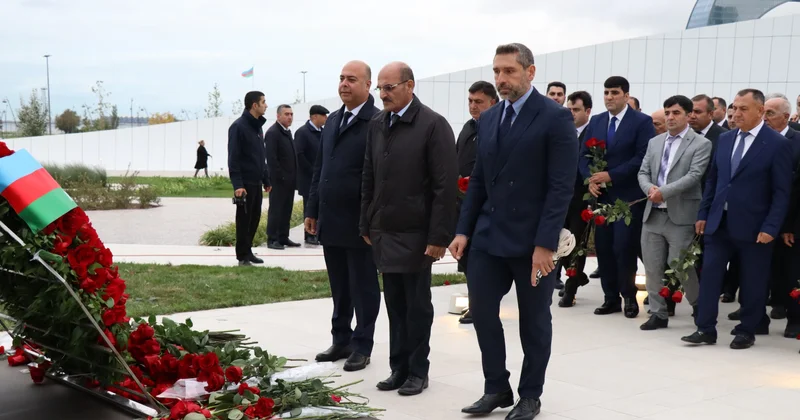 Azəristiliktəchizat ASC nin kollektivi Vətən müharibəsi qəhrəmanlarının xatirəsini yad edib