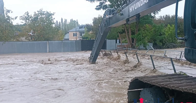 Balakəndə çay daşdı, kəndə ziyan dəydi FOTO