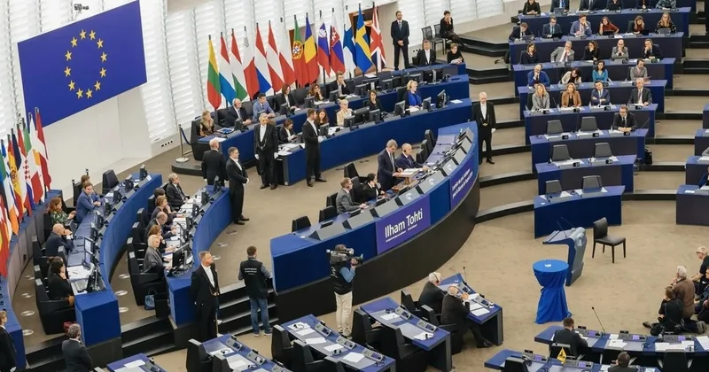Экс депутат Европарламента признался в работе на Россию Minval Politika