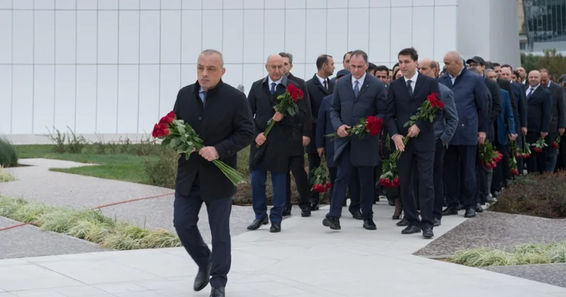 Anım Günü ilə əlaqədar ADSEA nin kollektivi Zəfər parkında olub