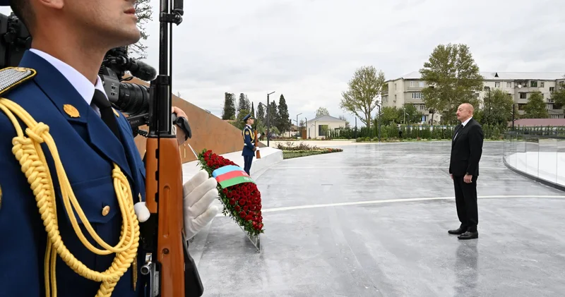 Prezident Gəncədə: Anım Günü qeyd edildi, Memorial Kompleksi, Avtoparkın, stadionun açılışları oldu FOTOLAR (Yenilənib)