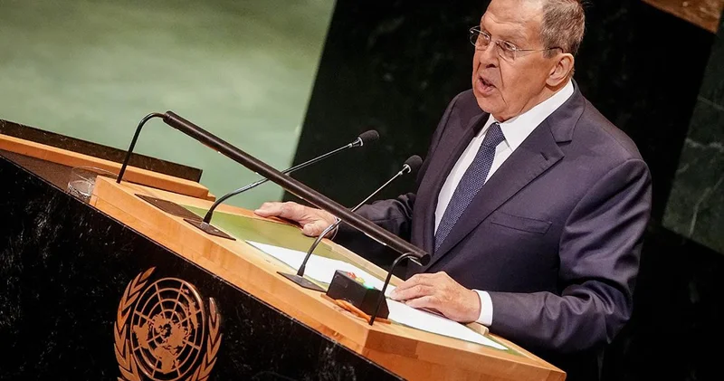 Лавров: НАТО пытается взять в военное кольцо всю Евразию