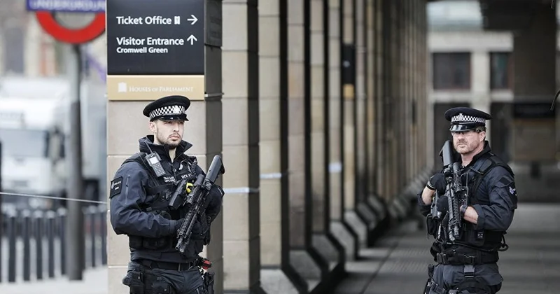 Siyasətçi Moskvadan qayıdarkən Londonda saxlanıldı