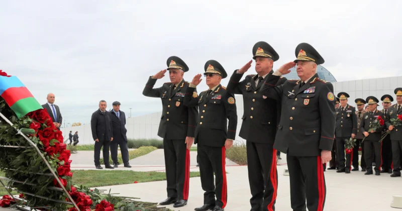 Руководство и коллектив МЧС почтили память героев Отечественной войны