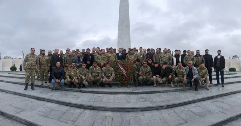27 Sentyabr Anım Günü münasibətilə Xüsusi Təyinatlıların Qaziləri, Şəhid Ailələri və Veteranları İctimai Birliyi Şəhidlər Xiyabanını ziyarət edib