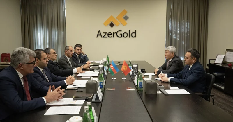 Zakir İbrahimov Qırğız Respublikasının ölkəmizdəki səfiri ilə görüşüb