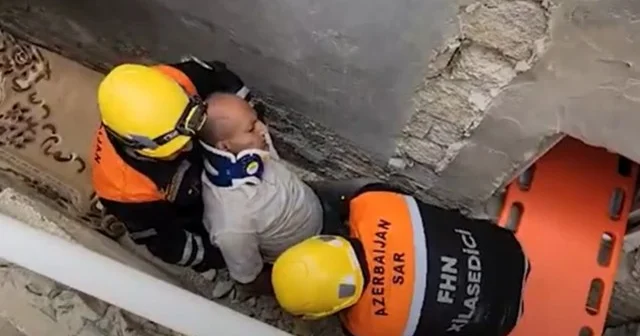 Bakıda təmir bərpa işləri apararkən yıxılan kişi belə xilas edildi VİDEO