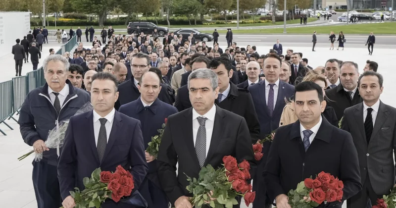 День памяти в Азербайджане: коллектив Минтруда в Парке Победы