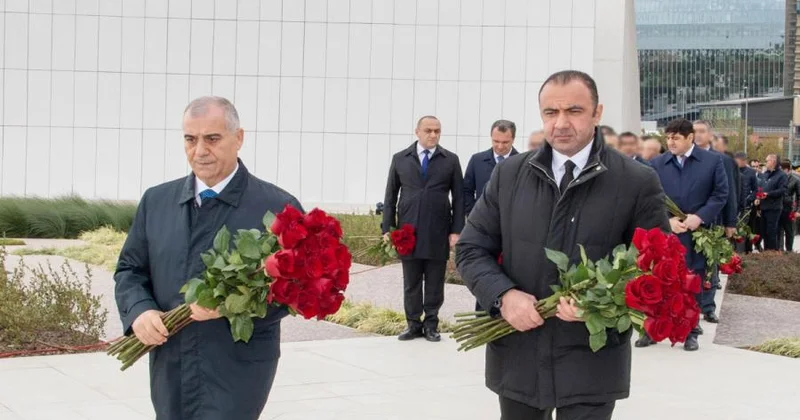 Əli Nağıyev və Orxan Sultanov Zəfər parkını ziyarət ediblər