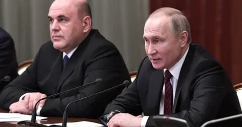 Putinin aylıq maaşı açıqlandı