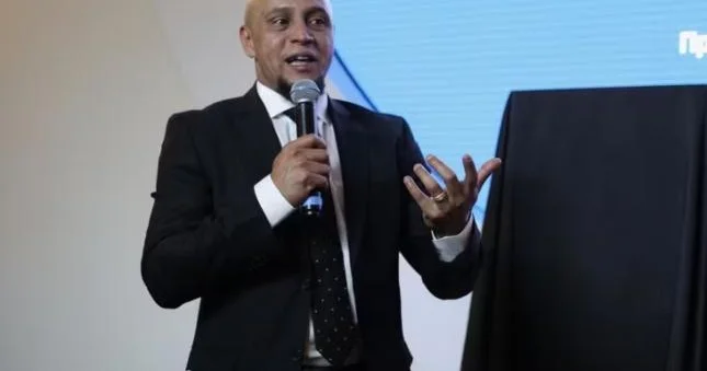 Roberto Karlos: “Futbolda qazandığım pulların 99 faizini itirmişəm”
