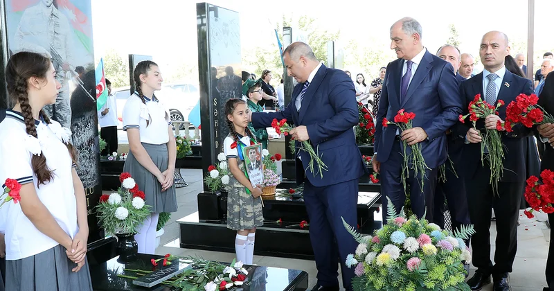 Suraxanıda şəhid məzarları ziyarət edilib Fotolar