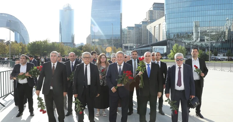 Elmi ictimaiyyətin nümayəndələri şəhidlərimizin xatirəsini ehtiramla anıblar