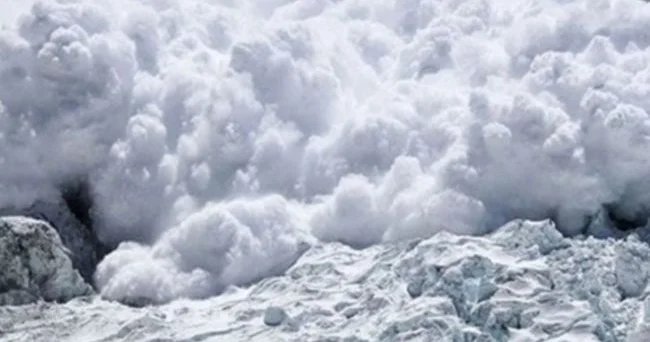 Nepalda alpinistlərin düşərgəsinə qar uçqunu düşdü