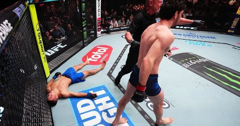 Məhəmmədəli UFC yə məğlubiyyətlə başladı