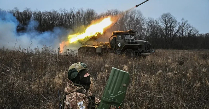 ВС РФ атаковали сухогруз, базы и центры связи Украины