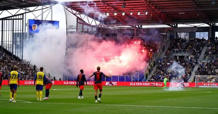 UEFA Niderland klubunu cəzalandırdı