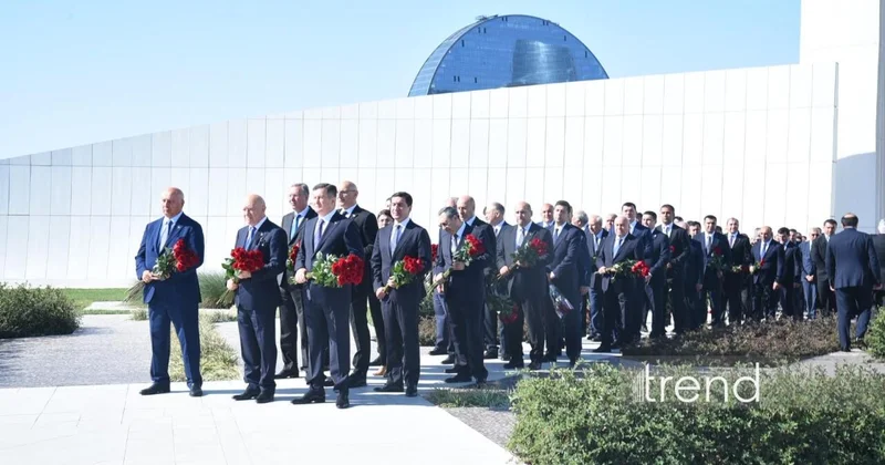 27 Sentyabr Anım Günü ilə əlaqədar Zəfər Parkına ziyarət başlayıb (Foto)
