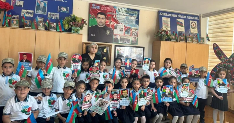 Şəhid anası: Balama bənzəmək istəyən şagirdlərimlə təsəlli tapıram (FOTO)