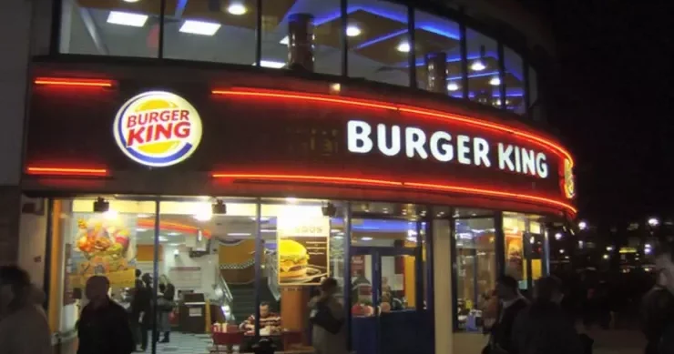 İki ildir maaşlarını gözləyirlər: “Burger King”in keçmiş işçiləri danışdı VİDEO