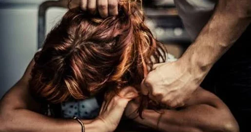 Bakıda kişi icazəsiz ad gününə gedən sevgilisinə işgəncə verdi