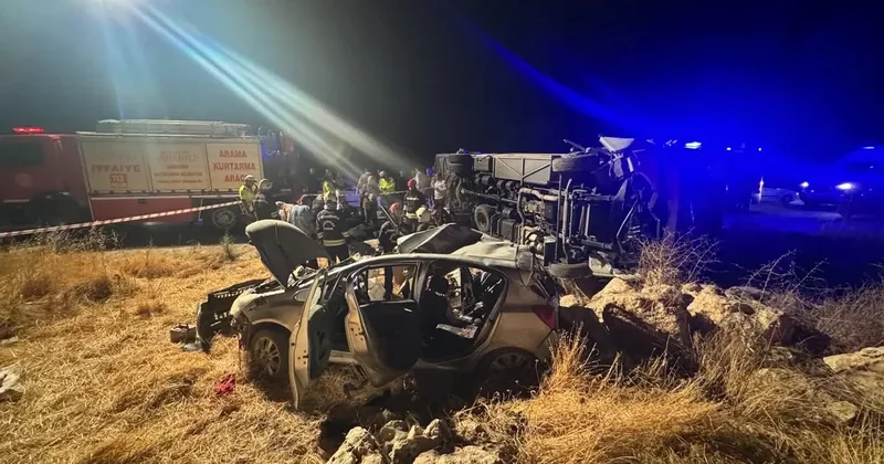 Türkiyədə sərnişin mikroavtobusu aşdı: Yeddi nəfər öldü, yaralananlar var