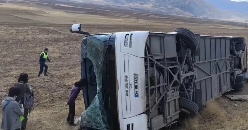 Türkiyədə avtobusla avtomobil toqquşub