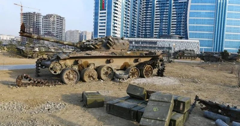 Bakıya gəlmək istəyən erməni tankları VİDEO