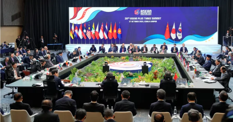 Malayziyada keçirilən “ASEAN+3” sammitində qlobal ticarət problemləri müzakirə olunur