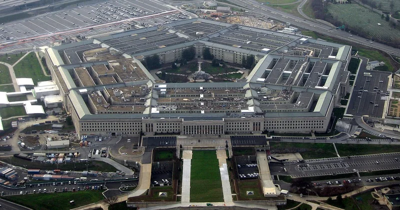 Пентагон увел корабли ВМС США с пути урагана Мелисса
