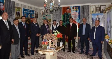 Milli Məclisin deputatı Anar Məmmədov şəhid ailəsini ziyarət edib