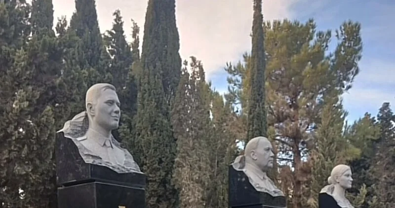 Hökuməyə, İqora və Aleksandra büst qoyuldu FOTO