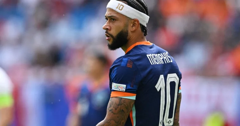 Depay Türkiyə yolunda