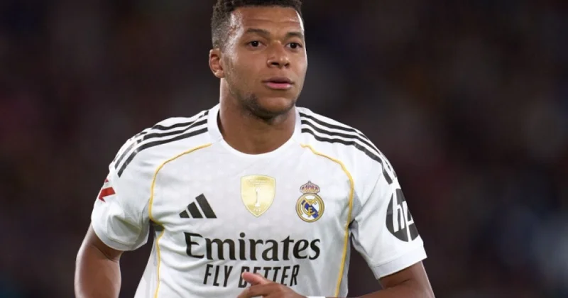 Kilian Mbappe “Barselona” ilə matçda unikal nailiyyətə imza atıb