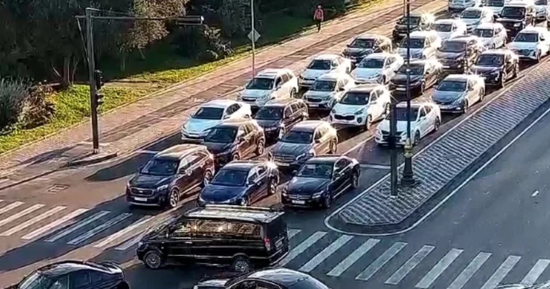 11 istiqamətdə tıxac var
