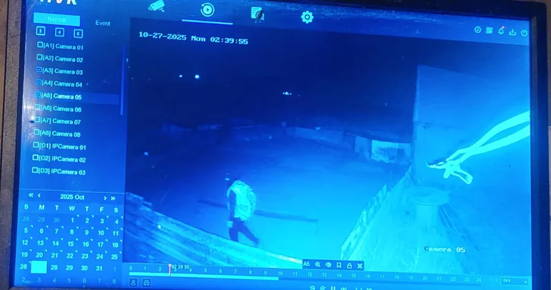 Göygöldə silahlı şəxslər fermadan oğurluq ediblər FOTO