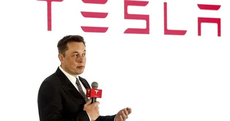 İlon Mask “Tesla”dan gedə bilər