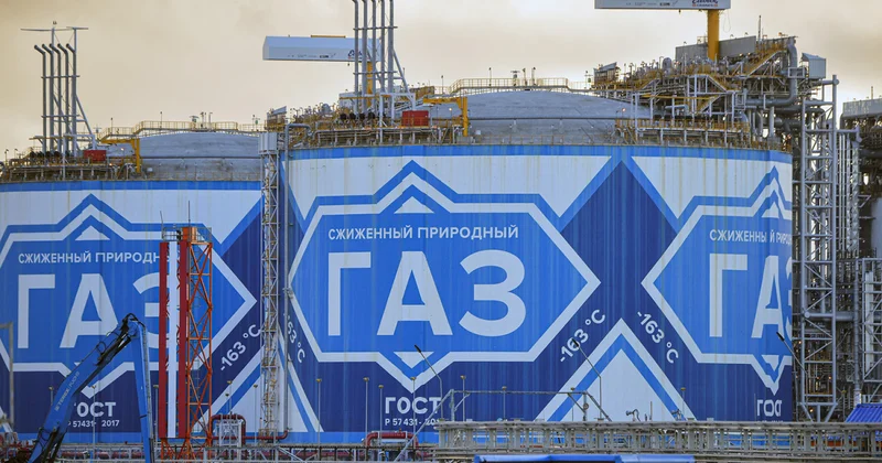Япония уходит от российского СПГ?
