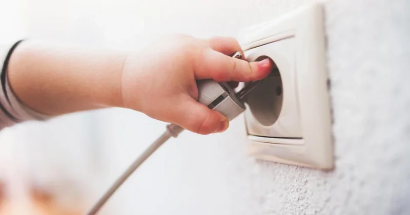 Cəlilabadda biryaşlı uşağı elektrik cərəyanı vuraraq öldürüb