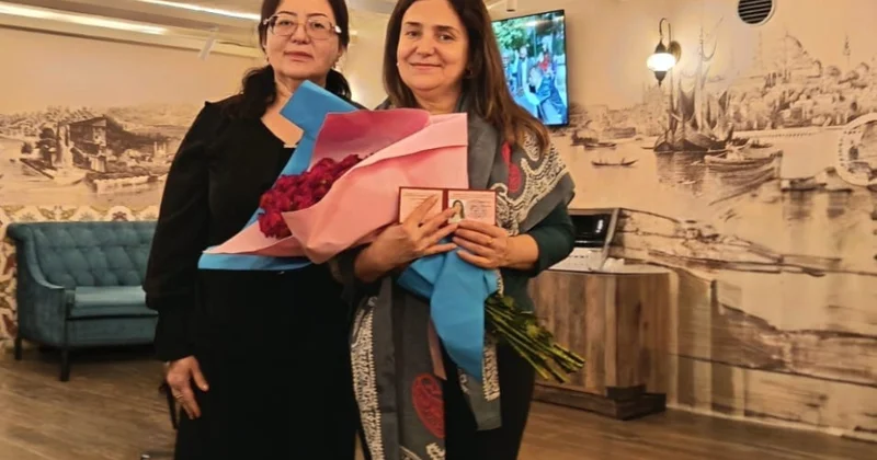 Səidə Rəhimliyə Azərbaycan Yazıçılar Birliyinin vəsiqəsi təqdim edilib