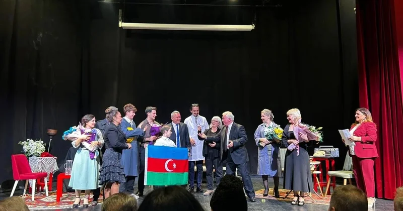 İstanbulda Bəxtiyar Vahabzadənin 100 illik yubileyi qeyd olunub