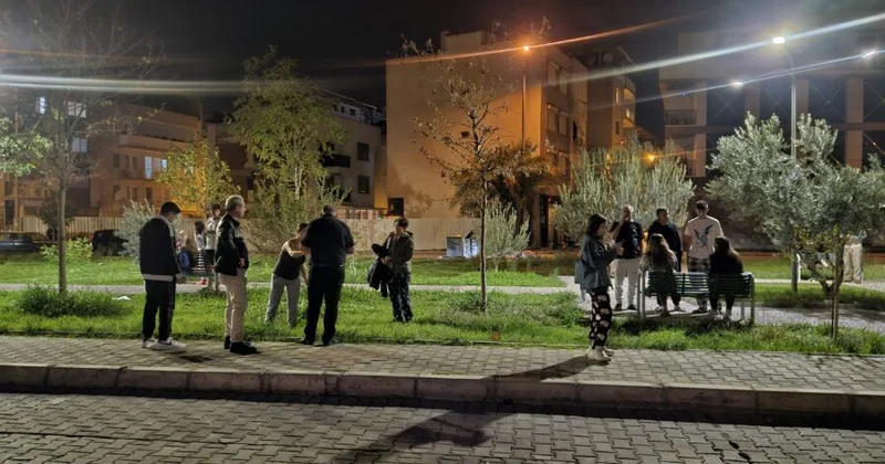 Türkiyədə zəlzələ: sakinlər küçələrə çıxdı