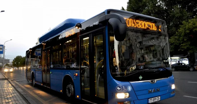 AYNA nın etmədiyini Gürcüstanda çoxdan ediblər: Cəmi 70 qəpiyə 5 6 dəfə avtobusa minmək olur