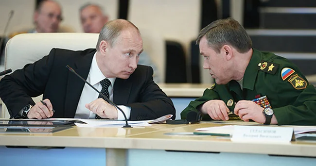 Putinə cəbhədəki vəziyyət barədə saxta məlumatlar ötürülür MTİ